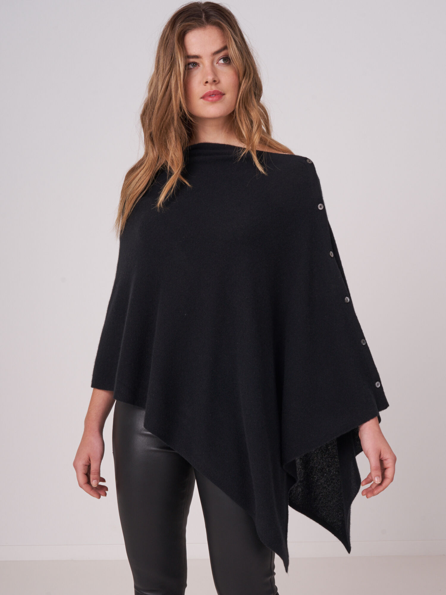 Women's Asymmetric poncho with button placket | REPEAT cashmere